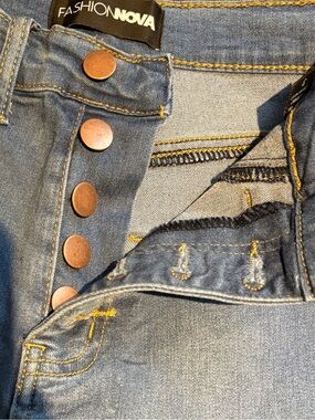 Fashion Nova High-Stretch Butt-Lifting Button-fly Jeans